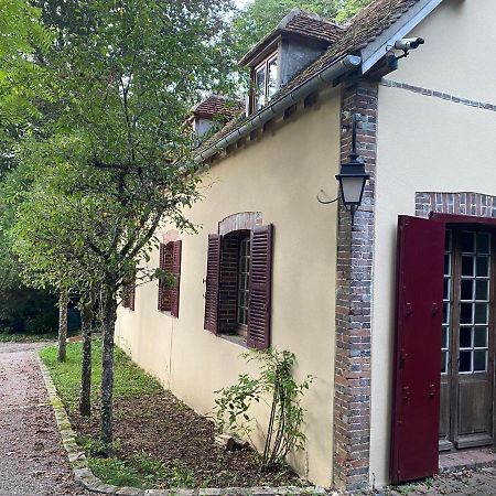 Le Charme Vila Mézilles Exterior foto